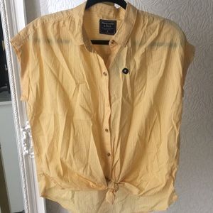 Yellow front tie never worn Abercrombie shirt